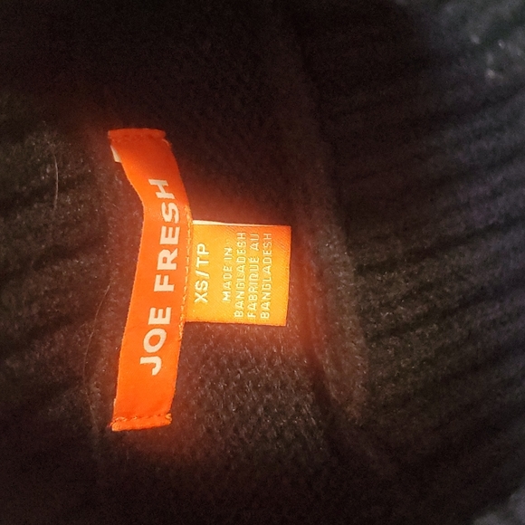Black Joe fresh turtleneck sweater. - Picture 2 of 2